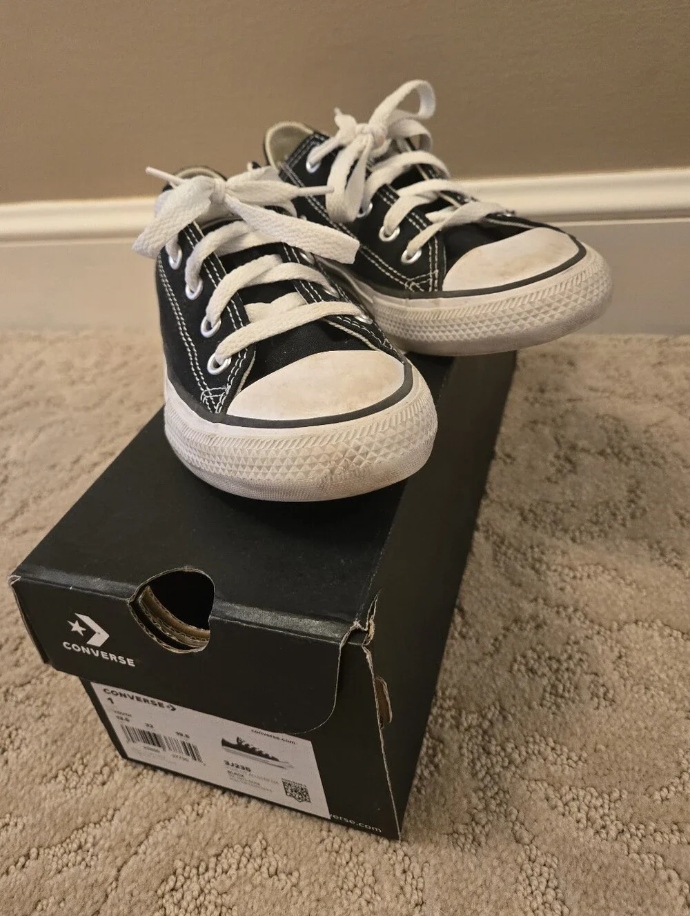 Boys Converse Tennis Shoes